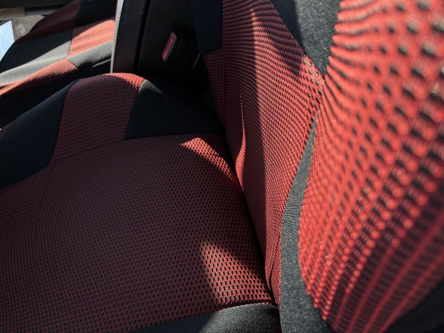 Чехлы на передние сидения Nissan Primastar (1+1) красные
