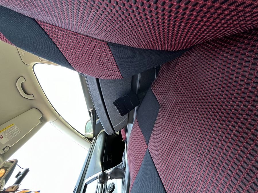 Чехлы на передние сидения Volkswagen T5 (1+1) красные