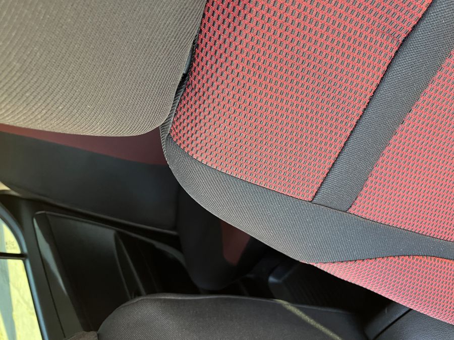 Чехлы на передние сидения Volvo FH (1+1) (2002-2012) красные