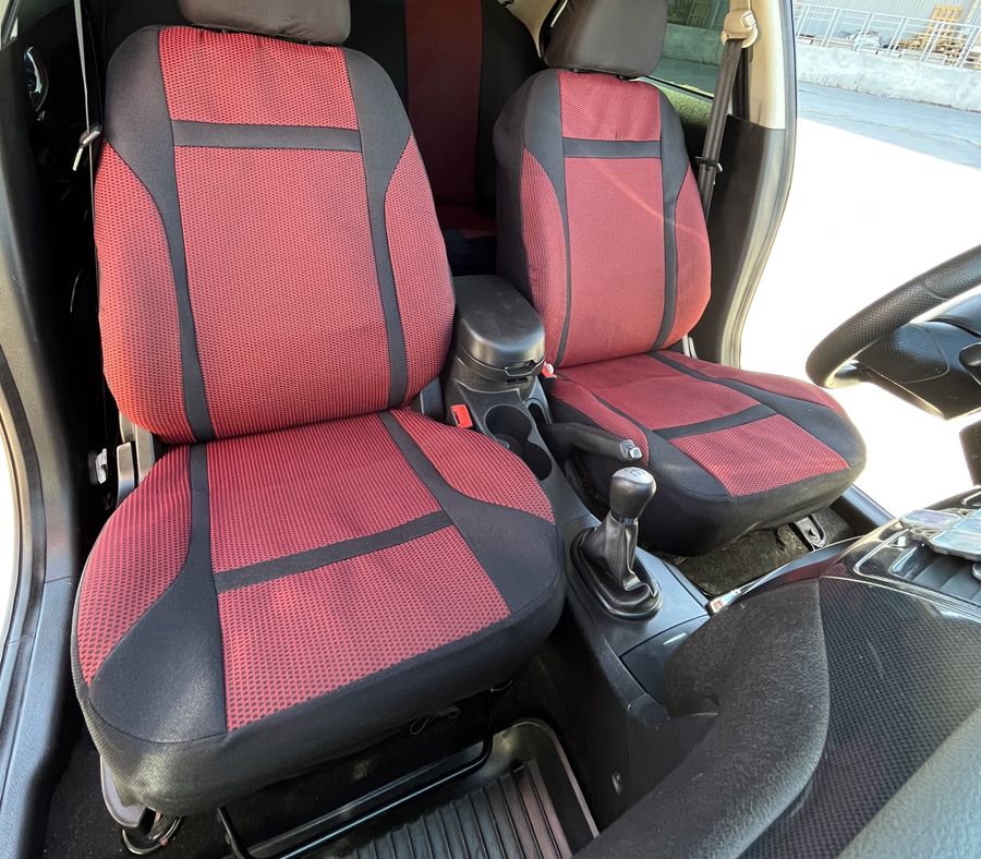 Чехлы на передние сидения Volkswagen T5 (1+1) красные