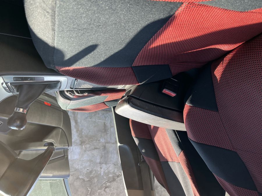 Чехлы на передние сидения Ford Transit Connect (1+1) красные