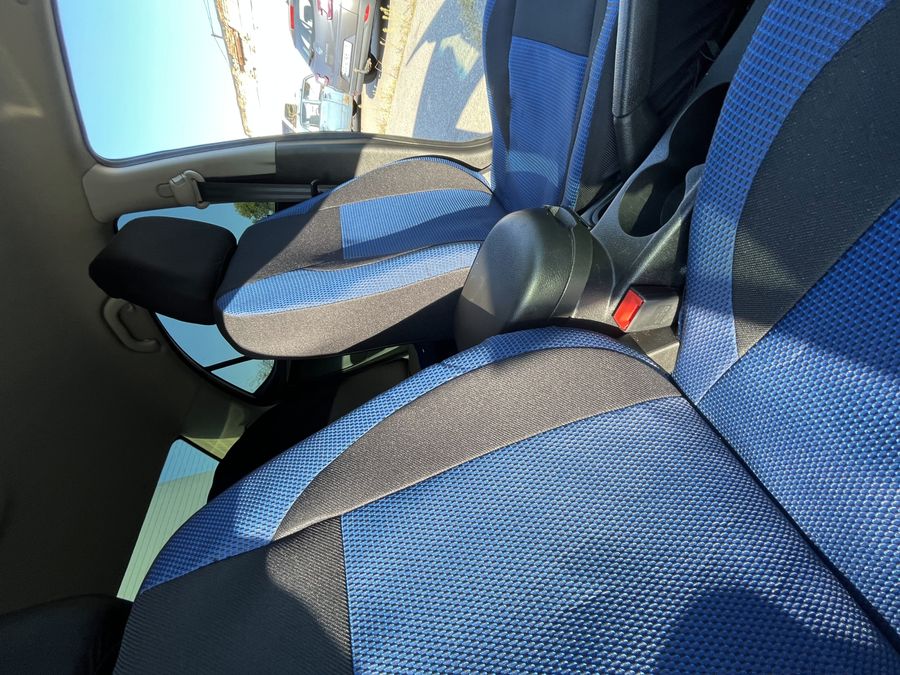 Авточехлы Toyota Land Cruiser 100 синие