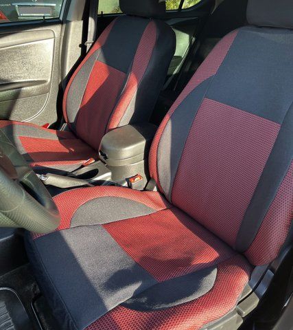 Чехлы на сиденья Авточехлы Skoda Octavia (А5) (CZ) красные Ri-2830